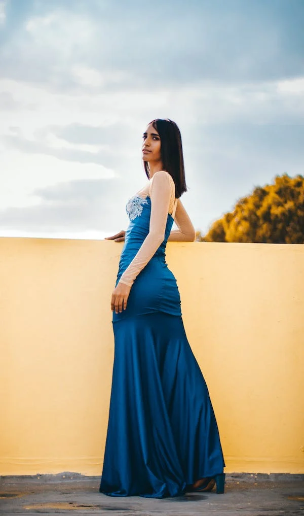 Maxi lengths are going to be a big trend in 2023. Photo courtesy: Pexels.