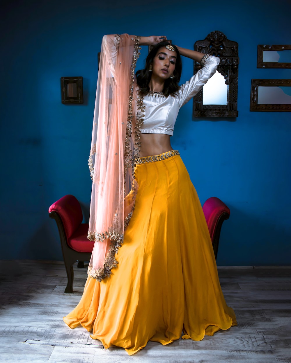 Stylish Crop Top In Lehenga Photo Poses Idea || Crop Top With Lehenga Photo  Pose - YouTube