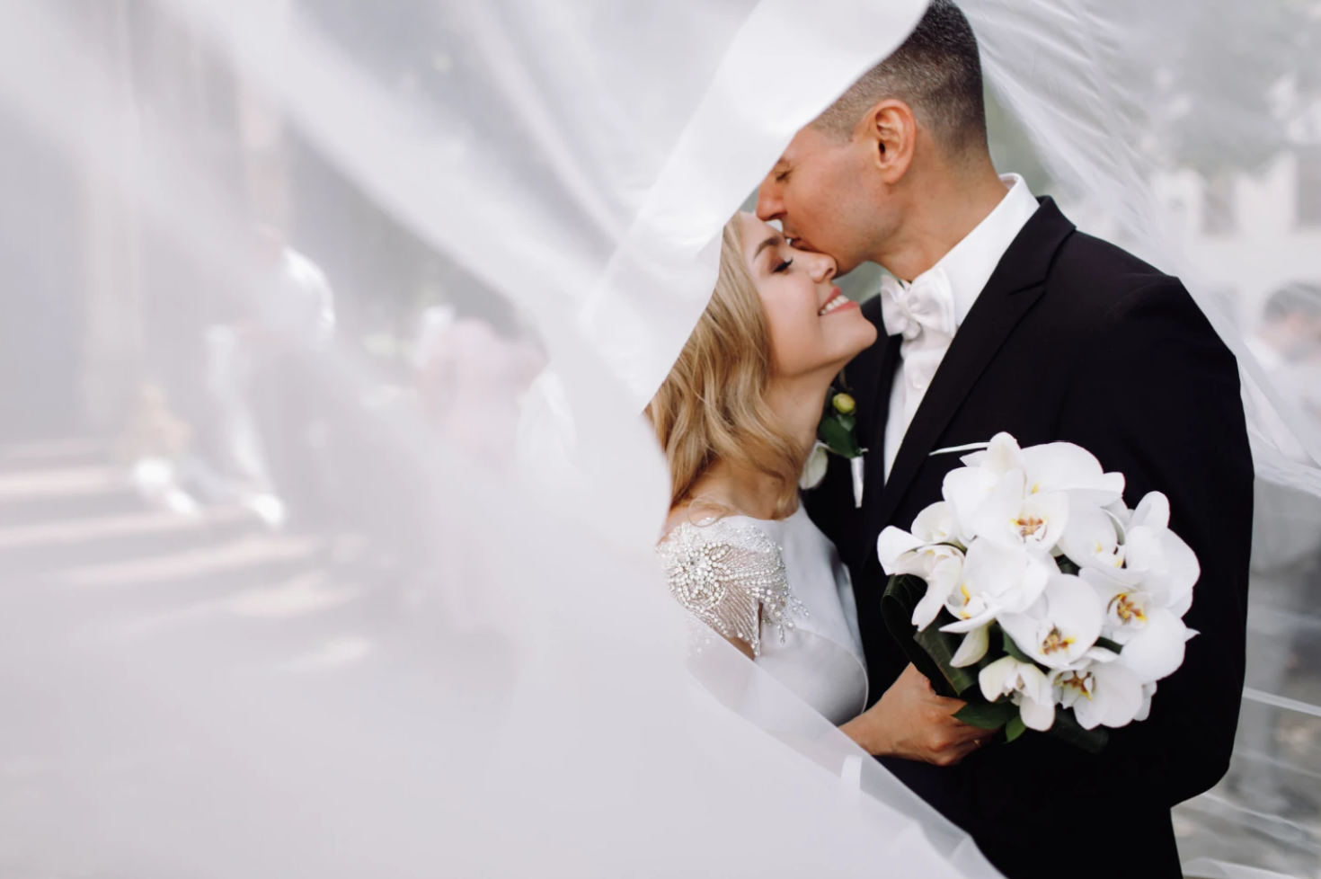 Personalize Your Wedding Reception Timeline with ease and fashion. Photo courtesy: thesweetbeatsband