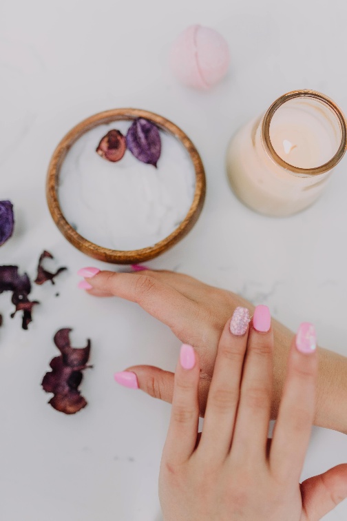 Manicure is important for healthy nails and safe care. Photo courtesy: Pexels.